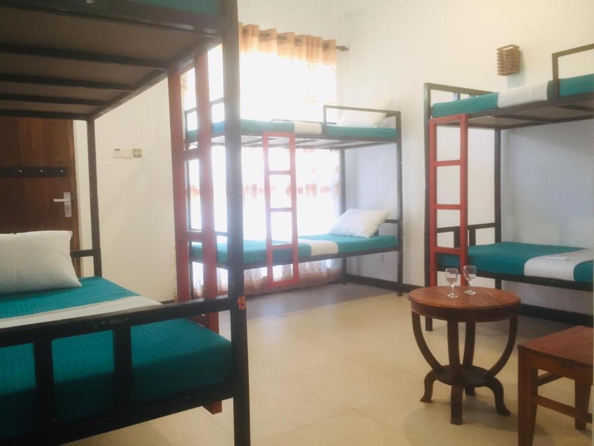One More Night Hostel סיגירייה מראה חיצוני תמונה