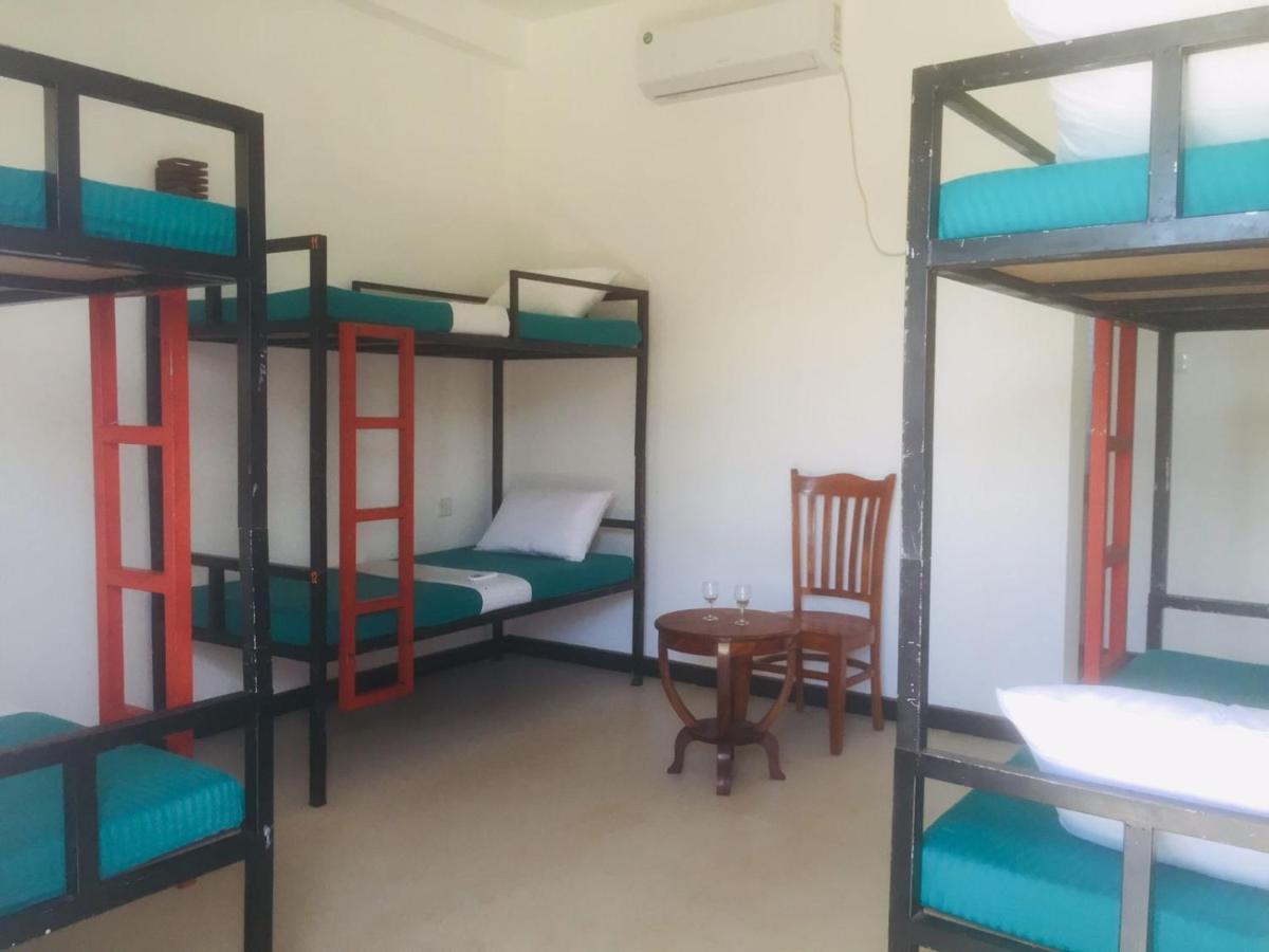 One More Night Hostel סיגירייה חדר תמונה