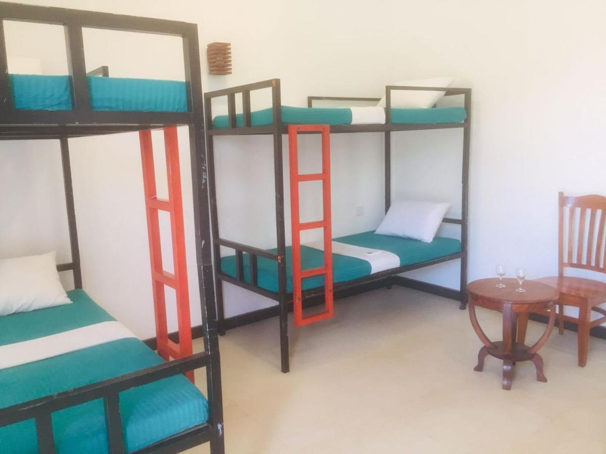 One More Night Hostel סיגירייה מראה חיצוני תמונה