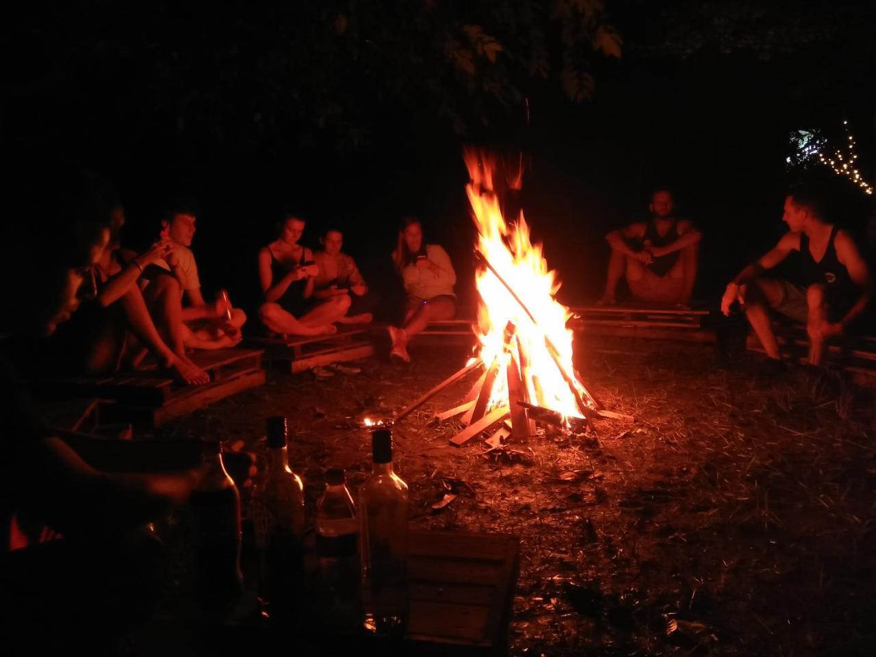 One More Night Hostel סיגירייה מראה חיצוני תמונה